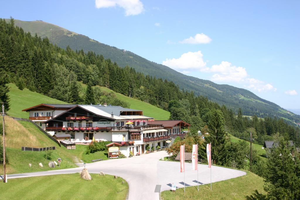 Jugend- Und Familienhotel Venedigerhof นอยเคียร์เชน อัม โกรสเวเนดิเกอร์ ภายนอก รูปภาพ