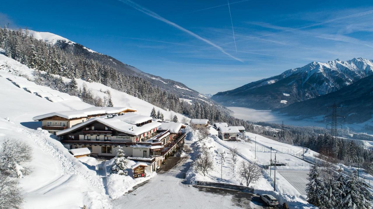 Jugend- Und Familienhotel Venedigerhof นอยเคียร์เชน อัม โกรสเวเนดิเกอร์ ภายนอก รูปภาพ