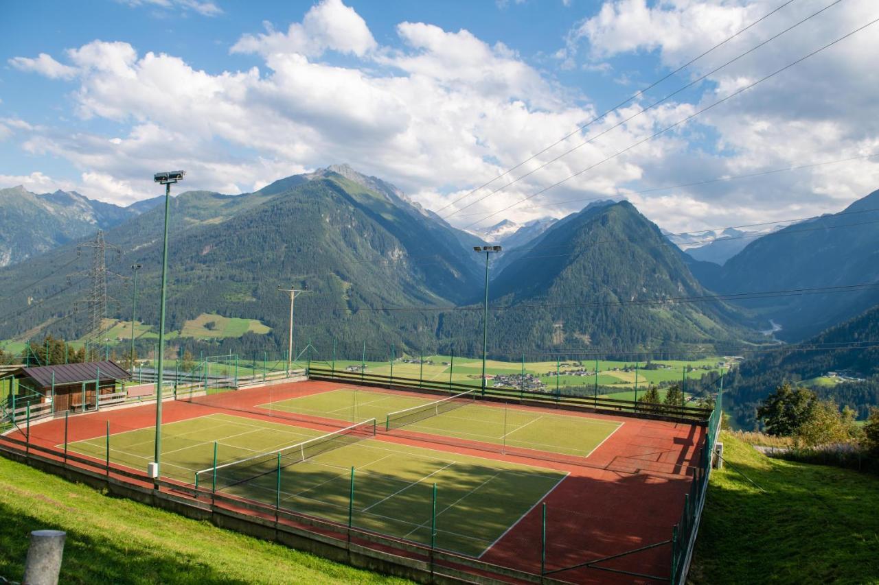 Jugend- Und Familienhotel Venedigerhof นอยเคียร์เชน อัม โกรสเวเนดิเกอร์ ภายนอก รูปภาพ