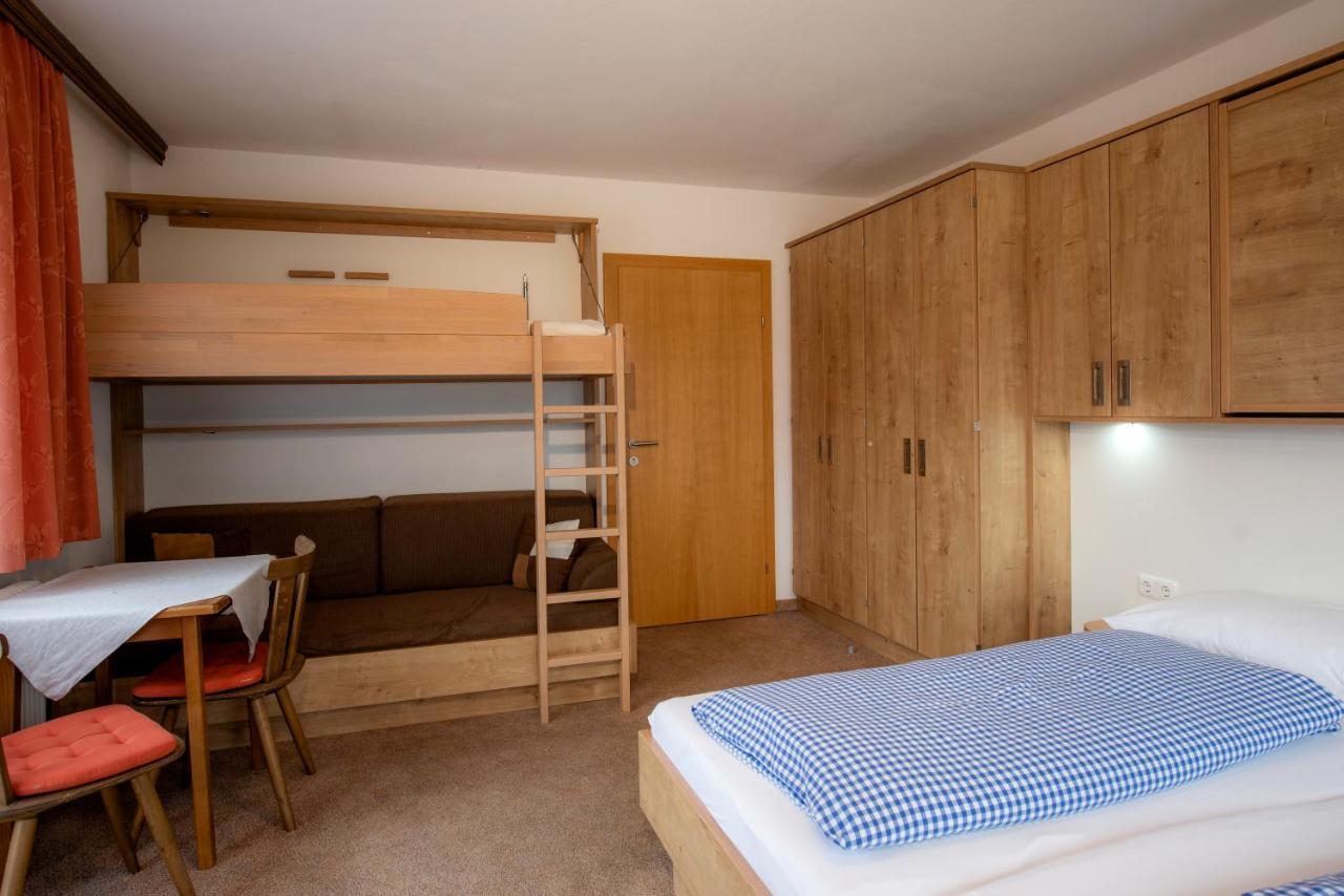 Jugend- Und Familienhotel Venedigerhof นอยเคียร์เชน อัม โกรสเวเนดิเกอร์ ภายนอก รูปภาพ