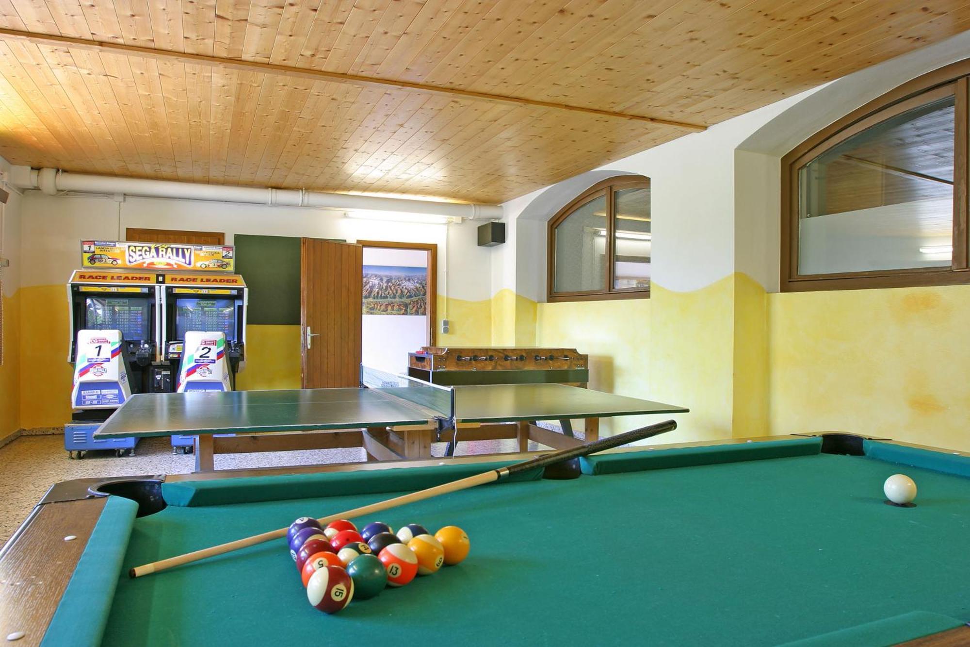 Jugend- Und Familienhotel Venedigerhof นอยเคียร์เชน อัม โกรสเวเนดิเกอร์ ภายนอก รูปภาพ